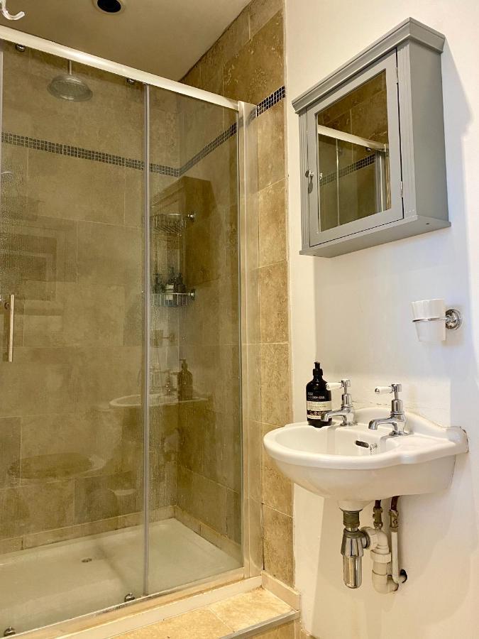 Stunning Georgian Central Bath Home Экстерьер фото
